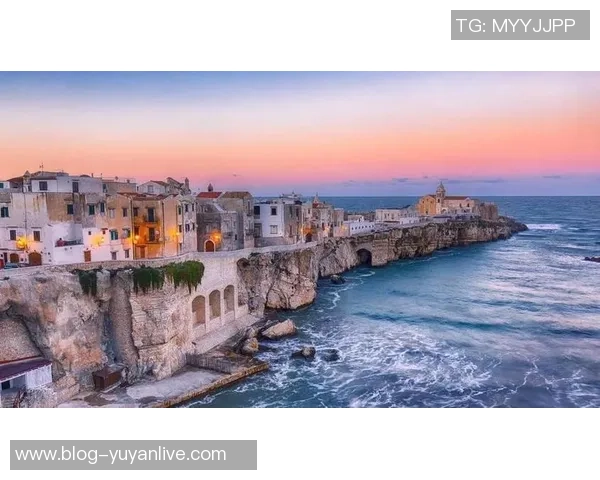 探索埃斯特旺的魅力与历史遗迹，感受独特的文化氛围与自然风光